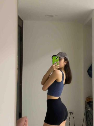 楊姍霓 - 熱愛健身、運動