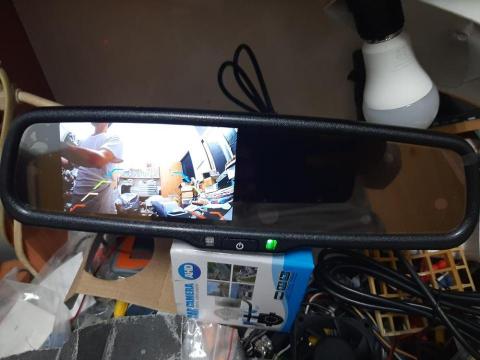 鐘明泉 - 汽車倒車影像安裝