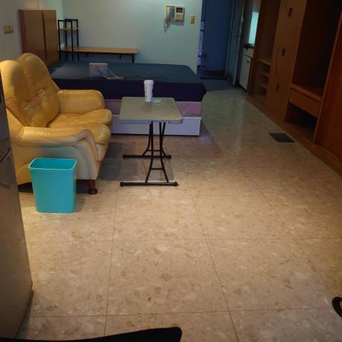 修家工程 - 施工前 油漆地板