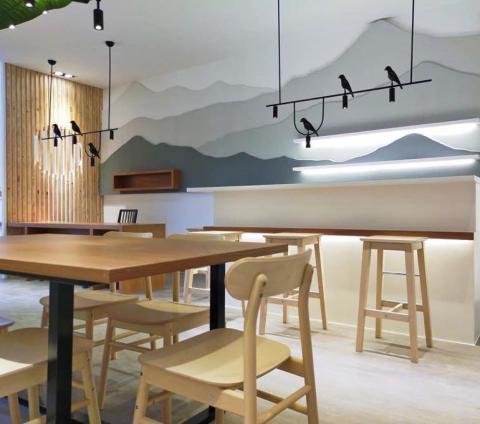 冠仁室內美化工程有限公司 - 打燈完山之背景