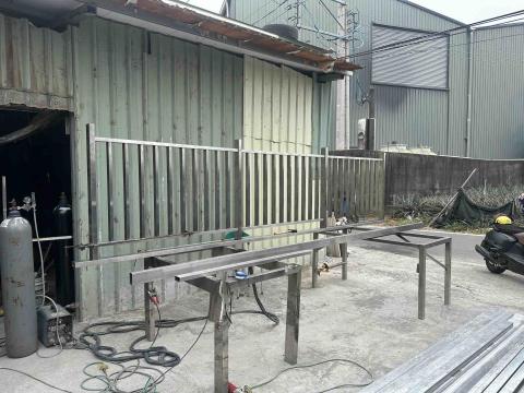 騰豐工程行 - 錏鐵管欄杆施作