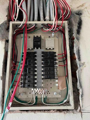 招億水電裝修工程 - 電線更換