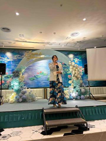 Sophie蘇菲 三語活動&婚禮&尾牙主持人 - 中英日墾丁主持