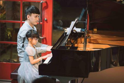 李志豪 - 學生與我的四手聯彈