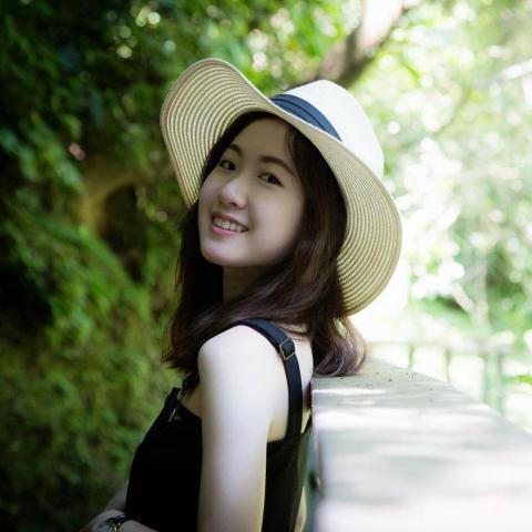 提供office课程服務的專家許絜喻