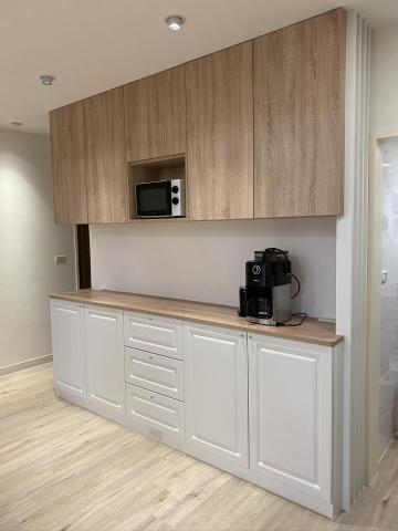 王先生 - 備餐收納櫃
提供廚房電器擺放空間
增加收納