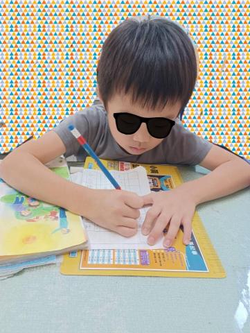 大安老師 - 針對寶貝的能力與學習狀況個別輔導，編列出屬於寶貝的教材❤