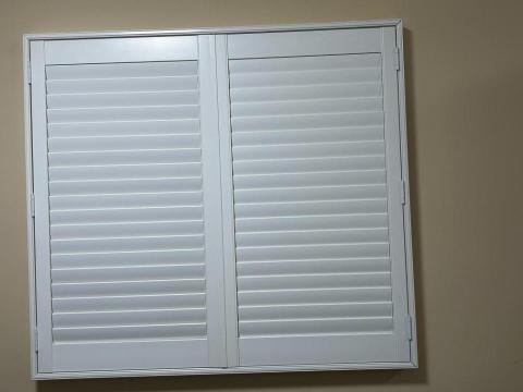 滿溢窗飾 - 實木百葉門窗