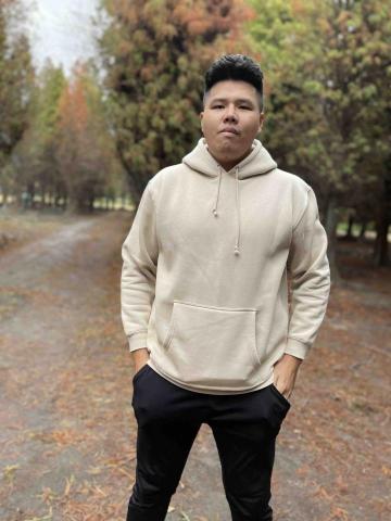 提供籃球歌服務的專家黃鈞成