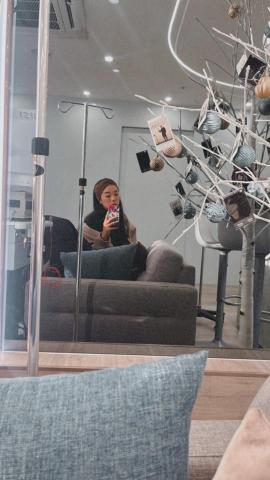 Alley（簡娜英） - 每月定點與案主洽談工作業務