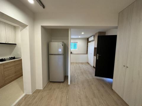 肆意塗裝設計 - 天母公寓

服務項目：油漆與塗裝工程
我們使用無毒且環保的高級塗料為客戶施作大門烤漆，並透過簡潔的色彩搭配，協助客戶在有限的預算內，打造嶄新的空間。