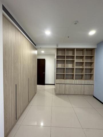 肆意塗裝設計 - 新北市高層豪宅 (6/6)

服務項目：設計與統包工程

客戶喜歡的風格是簡潔、質樸、溫暖並帶有設計感，很榮幸能替客戶設計並打造出一個滿意且舒適的空間，讓幸福的小家庭入住。