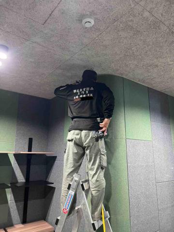 傑出專業除蟲工作室-專業除白蟻服務 - 台中知名系統櫃製造廠商，實施白蟻預防防治，百坪辦公室。