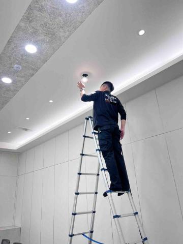 傑出專業除蟲工作室-專業除白蟻服務 - 台中知名系統櫃製造廠商，百坪辦公室實施白蟻預防。