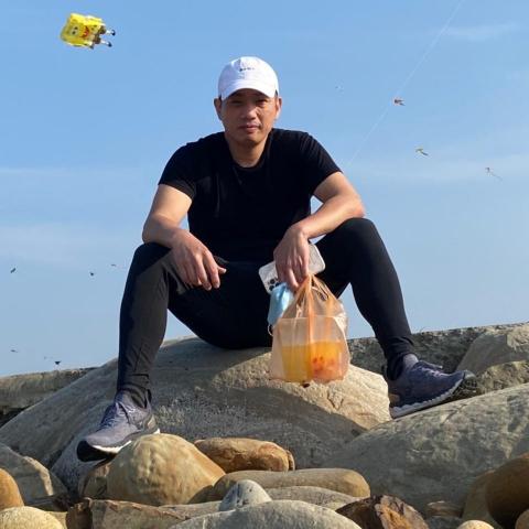 提供報名機車駕照服務的專家秦統益