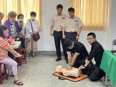 社團法人中華健康暨急救教育推廣協會-EMT救護教官團 - CPR教學