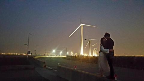 瘋遊台灣 接送機 團體 個人 家庭 包車旅遊 - 馬來客戶（高美濕地）