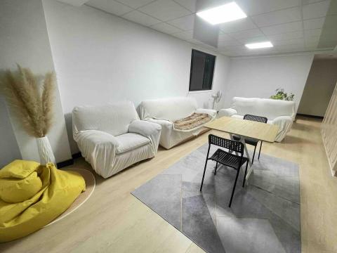 湯大慶 - 適合10人以下 也可以 拿來上課擺桌椅