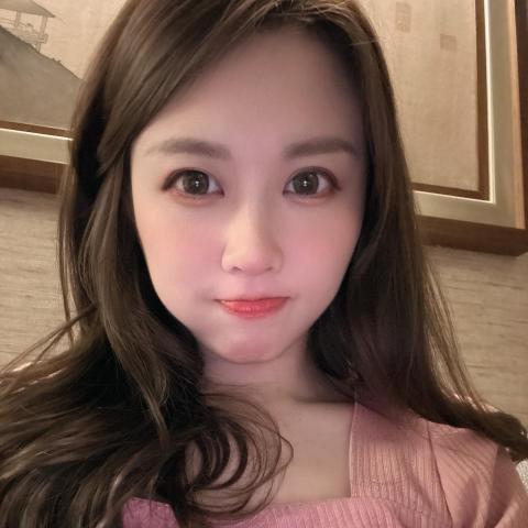 提供配音服務的專家Winnie