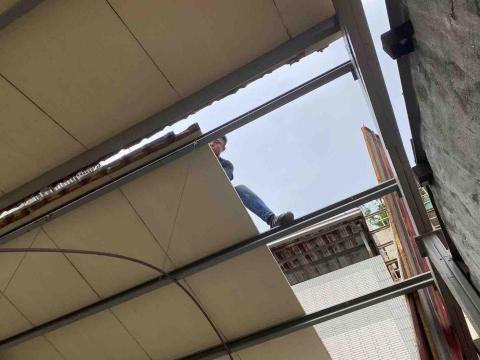 京興工程行 - 屋頂加蓋鐵皮屋