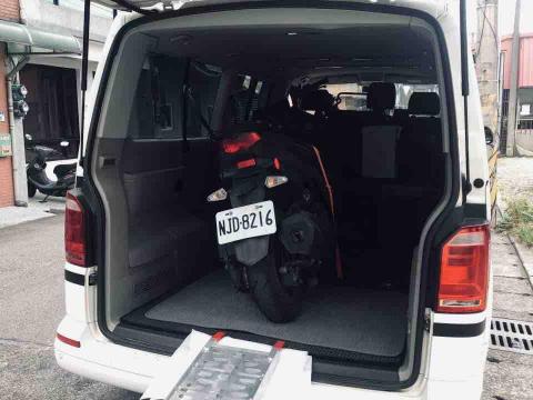 鹿鹿咪の阿天包車旅遊 - 