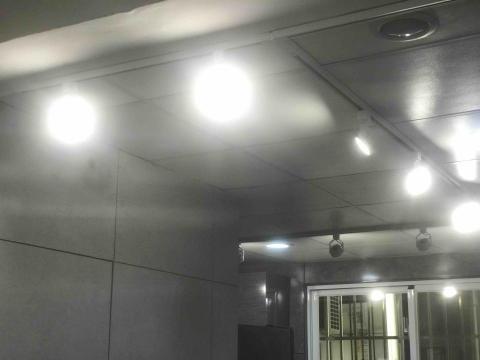 竑亮水電工程 - 大順路安裝軌道燈