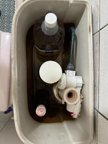 周昆興 - 馬桶水箱特殊進水器更換（前）