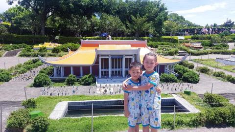 瘋遊台灣 接送機 團體 個人 家庭 包車旅遊 - 上海客戶小人國