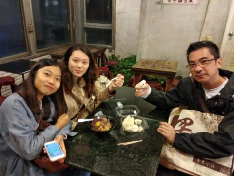 瘋遊台灣 接送機 團體 個人 家庭 包車旅遊 - 馬來西亞客戶清境