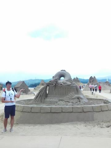 瘋遊台灣 接送機 團體 個人 家庭 包車旅遊 - 新加坡客戶沙雕海域