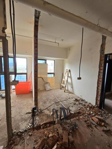 吉隆行 - 拆除牆面