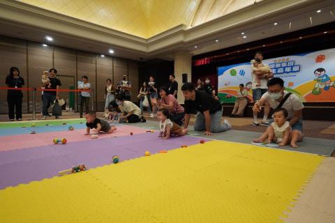 品晴國際整合行銷有限公司 - 寶寶爬行大賽