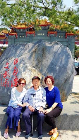 瘋遊台灣 接送機 團體 個人 家庭 包車旅遊 - 北京三代同堂日月潭
