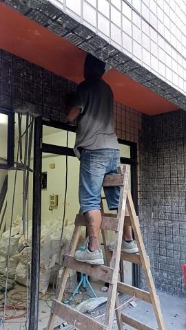 綋聖 - 牆壁磁磚打除