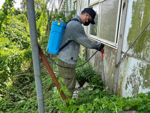 豪家在環衛股份有限公司 - 白蟻防治
外圍土壤區域灌注藥劑