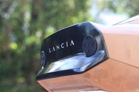 zix-saing Lan - 油土模型車