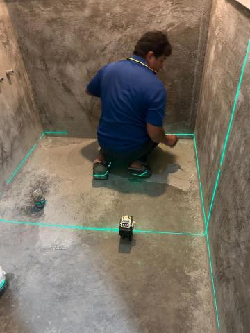 蔡師傅 - 貼磁磚前放線（抓水平垂直）