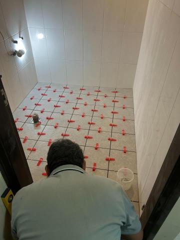 蔡師傅 - 地面整平貼磁磚