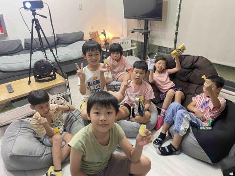 TSHAE studio - 兒童美-暑期看電影