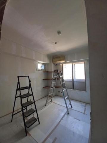 秝研油漆 防水工程 - 新竹市北區社區名稱：慶華綠晶 全室乳膠漆+跳色油漆（虹牌鄉居+I白+得利雄鹿白改色女裝灰+司曼特燕麥黃） 施工中