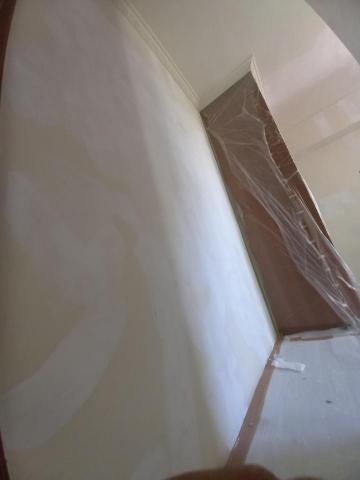 秝研油漆 防水工程 - 新竹市北區社區名稱：慶華綠晶 全室乳膠漆+跳色油漆（虹牌鄉居+I白+得利雄鹿白改色女裝灰+司曼特燕麥黃） 施工中