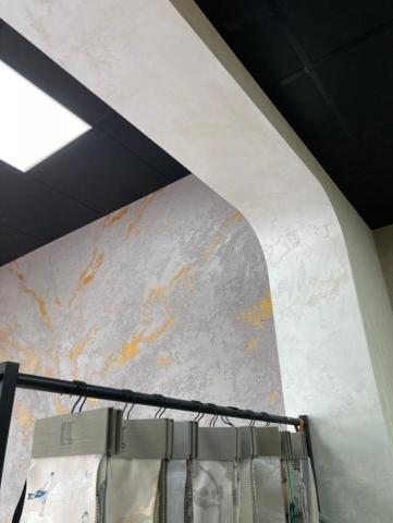 zix-saing Lan - 左側 土質礦物漆  斑駁藏金
右側 細沙質感漆