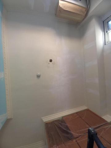 秝研油漆 防水工程 - 新竹市北區社區名稱：慶華綠晶 全室乳膠漆+跳色油漆（虹牌鄉居+I白+得利雄鹿白改色女裝灰+司曼特燕麥黃） 施工中