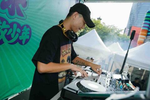 DJ Loco - 