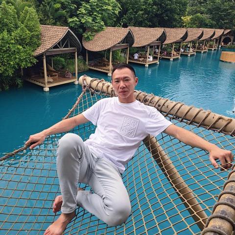 提供包車旅遊高雄服務的專家劉家棟