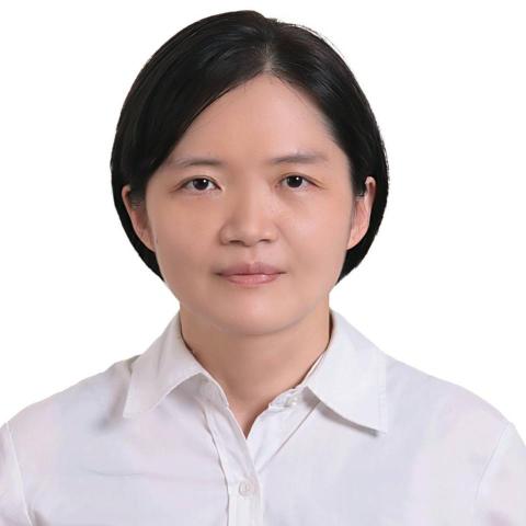 提供今日職棒服務的專家黃佳慧