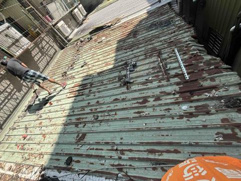 中製鐵件 - 木新路更換清浪板（更換前）