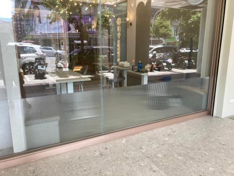 zix-saing Lan - 長虹玻璃膜