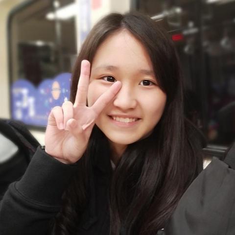 提供內湖社區大學服務的專家陳盈樺