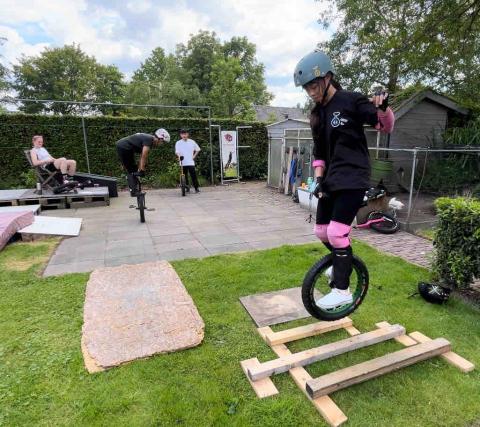 劉佳穎 - 2024前往荷蘭學習極限跳躍